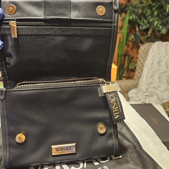 VERSACE Beauty Bag, New - Picture 9 of 16